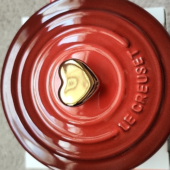 Le Creuset Stoneware Mini Round Cocotte, 8oz., Peche With Gold Heart Knob